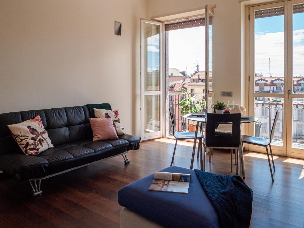 The Best Rent - Bright Two Rooms Apartment Near Cattolica University Milão Exterior foto